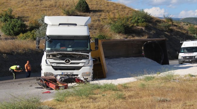 Tırın çarptığı motosiklet sürücüsü hayatını kaybetti