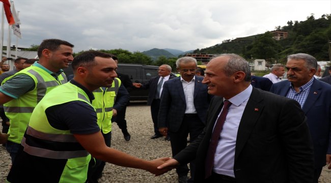 Ulaştırma ve Altyapı Bakanı Mehmet Cahit Turhan Rize'de