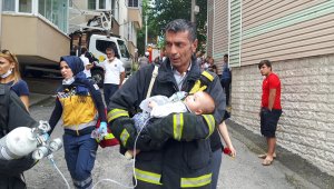 Yangında dumandan etkilenen bebek tedaviye alındı