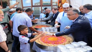 Cumhurbaşkanlığından Rize'de vatandaşlara aşure ikramı