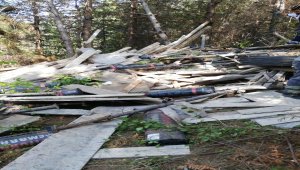 Kastamonu'da kamyon uçuruma yuvarlandı: 2 ölü