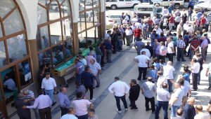 Trafik kazasında hayatını kaybeden anne ve çocukları toprağa verildi