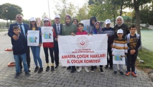 Amasya'da Çocuk Hakları Komitesi Üyesi çocukları cam ve plastik atıkları topladılar