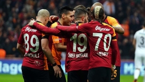 Galatasaray'da Futbolculara yazı gönderildi