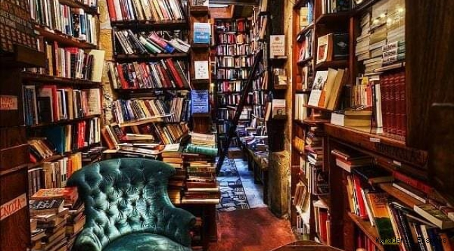 Eski kitaplarda kitap severlerin burnu tatlı bir misk kokusu algılar