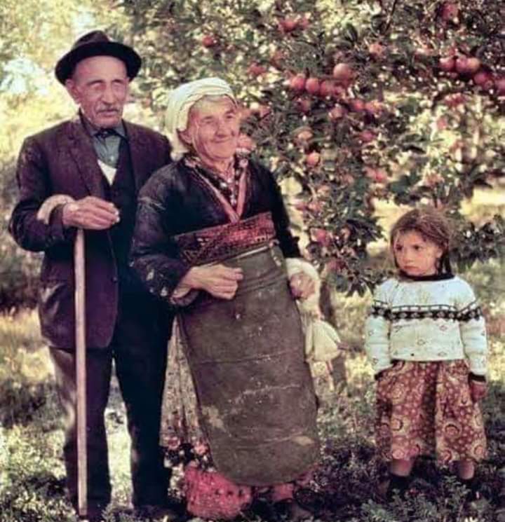 Güzelliğin on para etmez bu bendeki aşk olmasa
