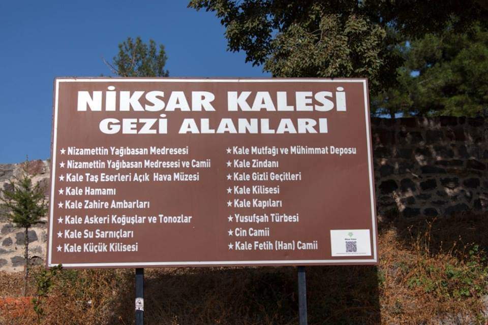 NİKSAR KALESİ 