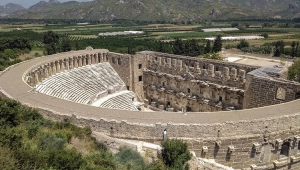 ASPENDOS ANTİK TİYATROSUNUN ACIKLI HİKAYESİ