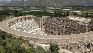 ASPENDOS ANTİK TİYATROSUNUN ACIKLI HİKAYESİ