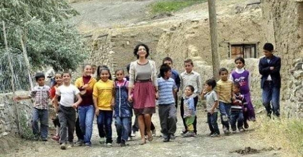 Bir Cumhuriyet Öğretmeninin Anısı