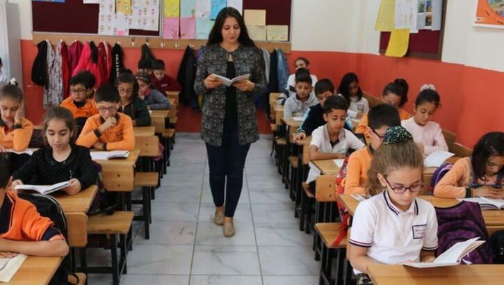 Prof.Dr. Ceyhan: Okulların açılması en zor karar