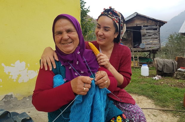 Annesini taklit etti, çektiği videolarla fenomen oldu