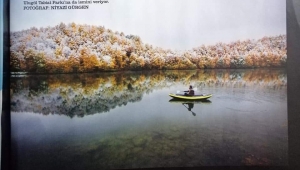 Fotoğraf sanatçısı Niyazi Gürgen'in Ulugöl fotoğrafı Atlas dergisinin Ekim sayısında yer aldı 