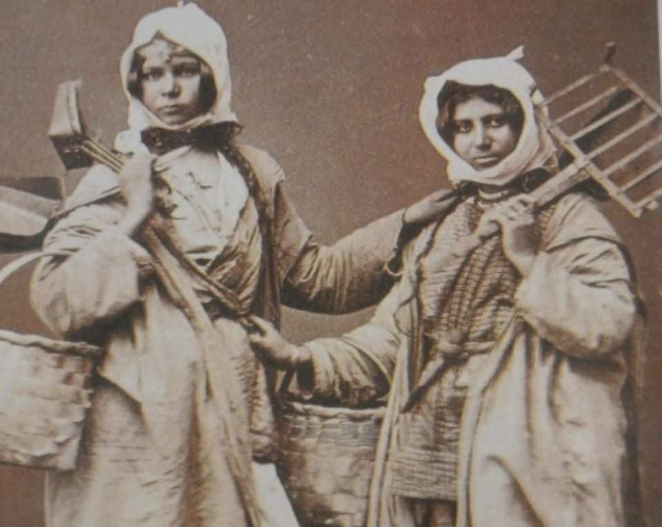 Osmanlı tarihinde ilk kadın direnişini İzmirli kadınlar yapmıştır