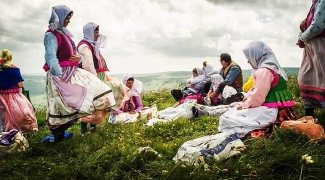 ZAMANIN RUHUNU OKUYAMAYANLAR TARİHİN ÇÖPLÜĞÜNDE YER ALIR... 