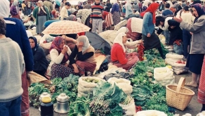 Eski İnsanlar için kasabalarda kurulan pazarlar görüşme ve buluşma yerleriydi