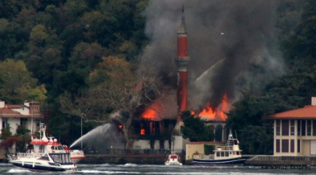 Tarihi Vaniköy Camii'nin son hali yüreklerimizi burktu...