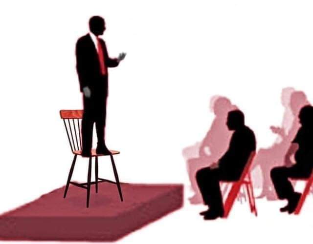 Profesör bir öğrenciyi kürsüye çağırıp -anlat dersi, demiş