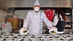 Tokatlılar Derneği’nden Sağlık Çalışanlarına Yaprak Sarma  