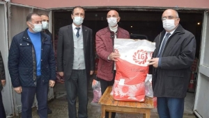 Niksar İlçemizde Çiftçiye Tohum Desteği