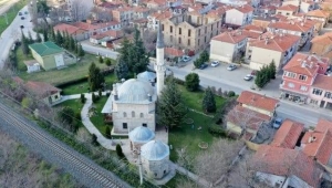 ÇEVRECİ CAMİ VE TAVUKLARI 