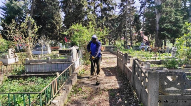 Giresun’da Mezarlıklar Anneler Gününe ve Bayrama Hazırlanıyor