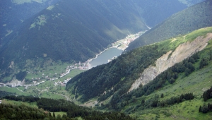 Karadeniz’de Bir Doğa Harikası: Uzungöl