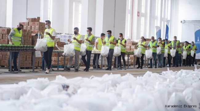 İzmir’de Hem Üreticiye Hem İhtiyaç Sahiplerine Destek Olunuyor