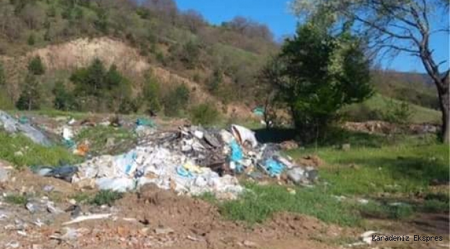 Mesudiye'de Melet Irmağı Kıyılarında Yaşanan Kirlilik Halkı Rahatsız Ediyor 