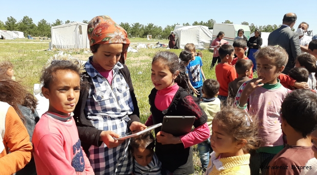 Mevsimlik tarım işçilerinin çocuklarına tablet var, elektrik yok 