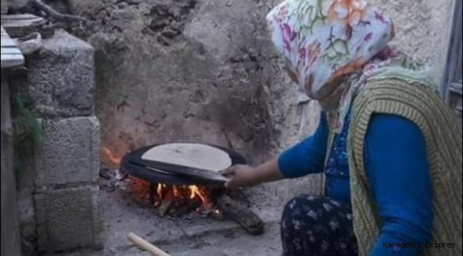 Sacdan yeni inmiş, sıcacık, buğusu üstünde tüten BAZLAMA