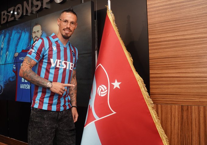 Trabzonspor Yeni Transferi Marek Hamsik İçin İmza Töreni Düzenledi