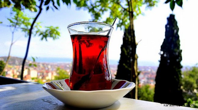 Çay İçmeyen Adama Neden Güvenilmez?