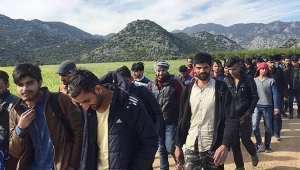 DEVA Partili Ekmen'den iktidara çağrı: Afgan göçmenlerin savaşçı olma ihtimalini açıklayın 