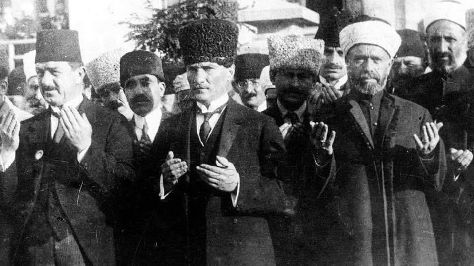 DİYANET İŞLERİ BAŞKANLIĞINI KURAN MUSTAFA KEMAL ATATÜRK TÜR 