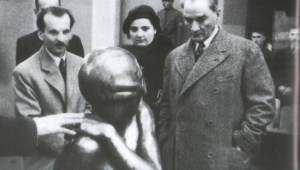 Atatürk; sanata ve sanatçılara Çankaya Köşkünün kapılarını açmıştır