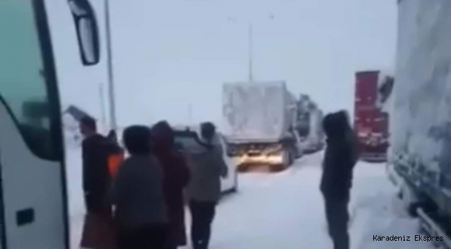 Samsun’da 2 Gündür Yoğun Kar Ulaşımda Aksamalar Yaşanıyor