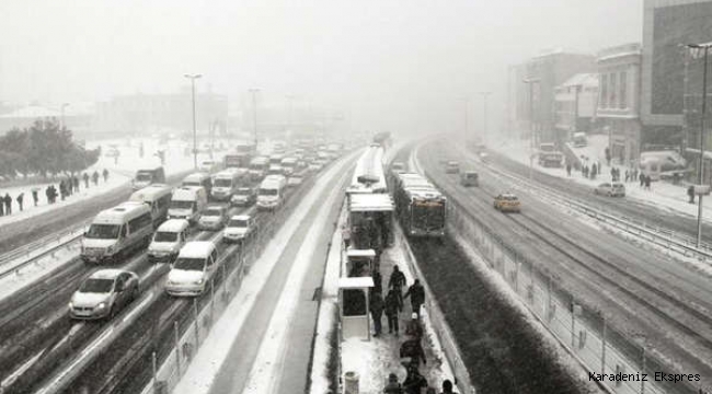 Meteoroloji duyurdu : Kar geri geliyor 