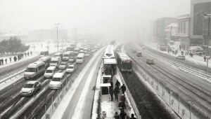Meteoroloji duyurdu : Kar geri geliyor 