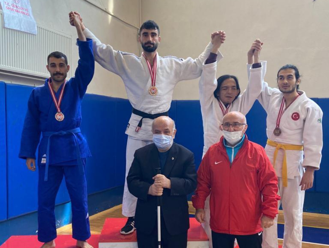 ORDU ULUBEY Lİ GÖRME ENGELLİ SPORCU JUDO DA TÜRKİYE İKİNCİSİ OLDU 