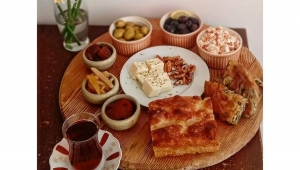 Son yıllarda 'Serpme kahvaltı' diye bir menü türedi