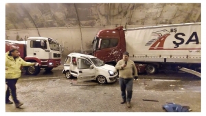 Bolu Dağı Tüneli'nde zincirleme kaza: İstanbul istikameti kapandı
