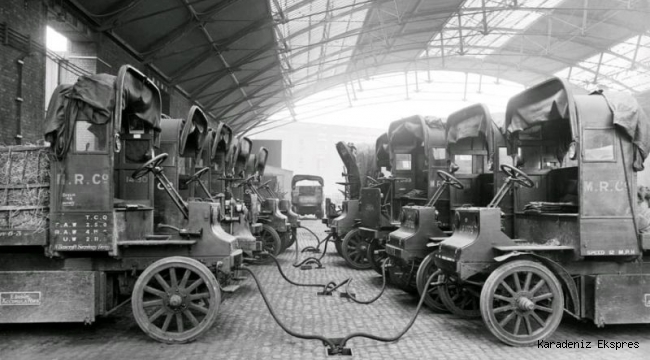 ELEKTRİKLİ ARAÇLAR 100 YIL GECİKMEYLE DE OLSA TRAFİKTEKİ YERLERİNİ ALACAKLAR
