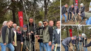 Mesudiye Orman İşletme Müdürlüğü Mesudiye'nin yaşayan çınarı Mehmet dedeyi ziyaret etti