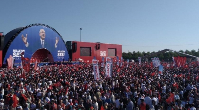 Maltepe'de CHP'den 'Milletin Sesi' mitingi: Yüz binler geçinemiyoruz dedi, adalet istedi