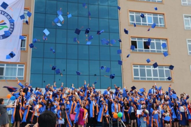 Giresun Üniversitesi Tirebolu İletişim Fakültesi öğrencilerinden sansüre tepki