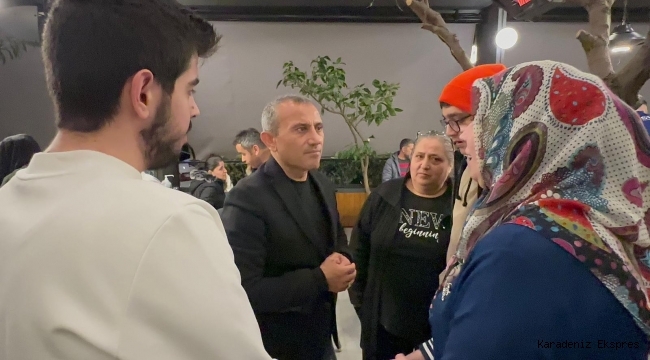 Vali Sonel, Bu Akşamki İftarını da Depremzede Ailelerle Birlikte Yaptı