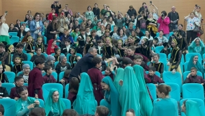 Gürcistan'ın dünyaca ünlü Ratiani Folklor Grubu 