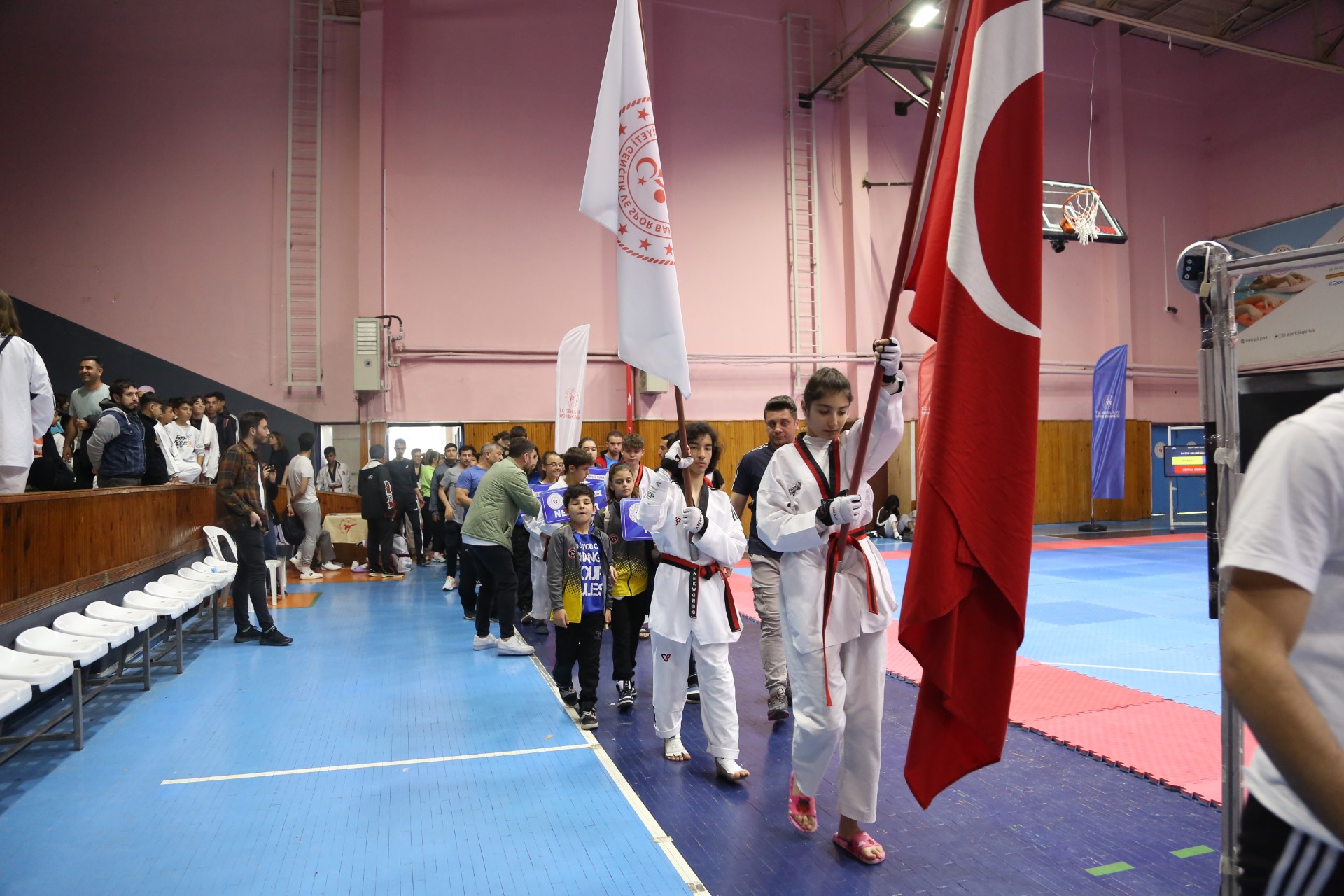ORDU'DA TAEKWONDO GRUP MÜSABAKALARI BAŞLADI