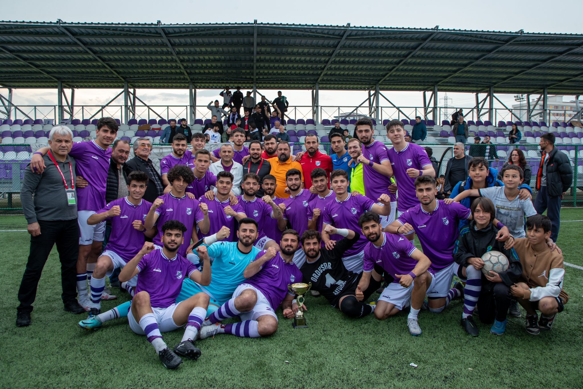 Vali Sonel, 2. Amatör Kümede Şampiyon Olan Orduspor'u Kutladı